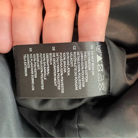 H&M Black and Gray Women's Cropped Jacket. Embellished collar - Picture 5 of 5